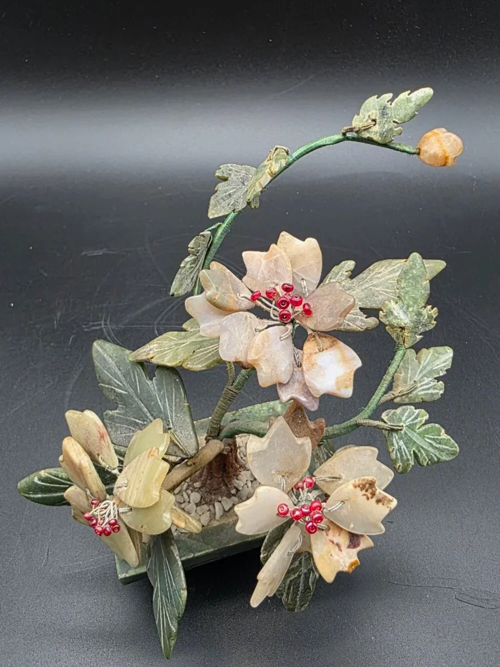 VINTAGE CHINESE JADE STONE FLOWER BONSAI TREE MCM Hand carved Gem Tree